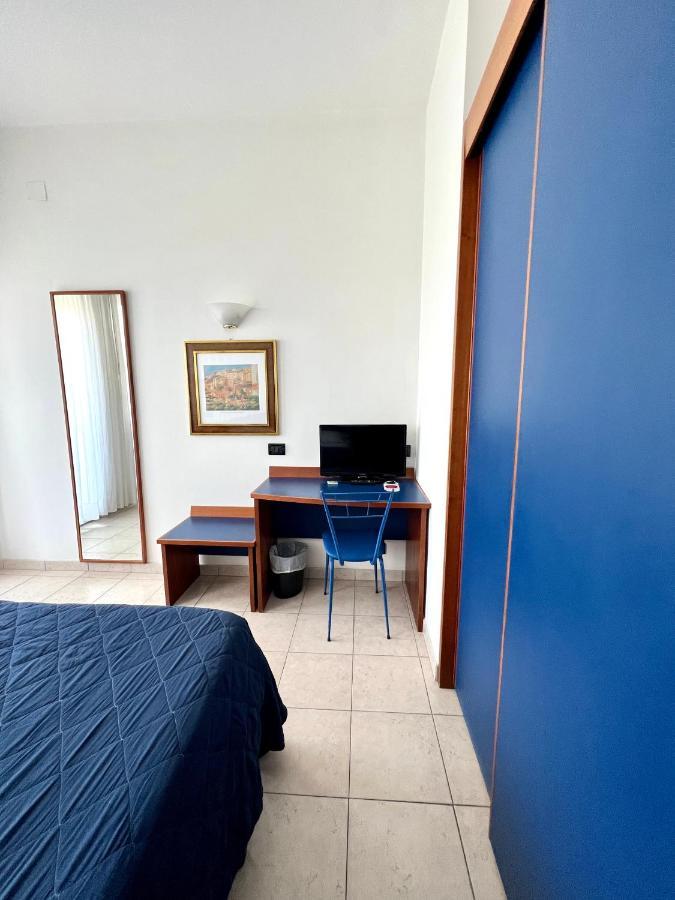 Hotel B&B Montecarlo Milano Marittima Exterior foto