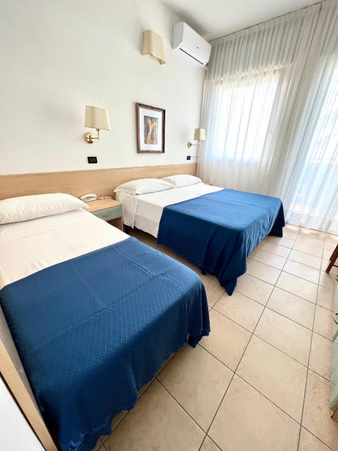 Hotel B&B Montecarlo Milano Marittima Exterior foto