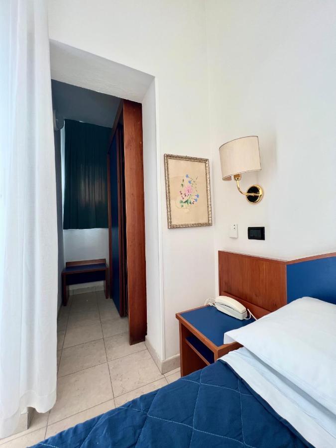 Hotel B&B Montecarlo Milano Marittima Exterior foto